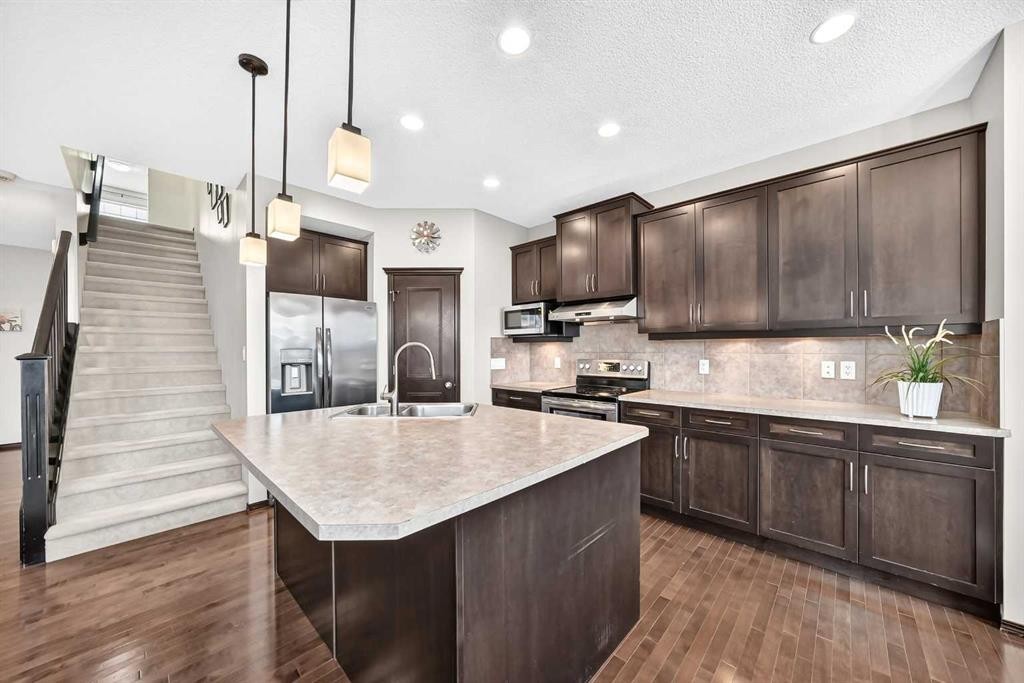 27 Pantego Way Nw, Calgary, AB