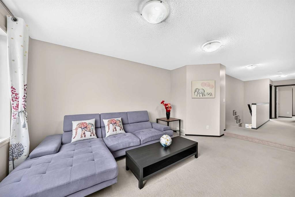 27 Pantego Way Nw, Calgary, AB