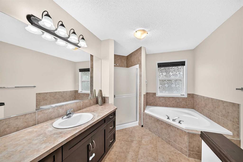 27 Pantego Way Nw, Calgary, AB