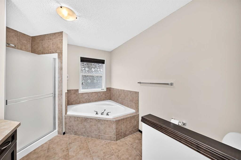 27 Pantego Way Nw, Calgary, AB