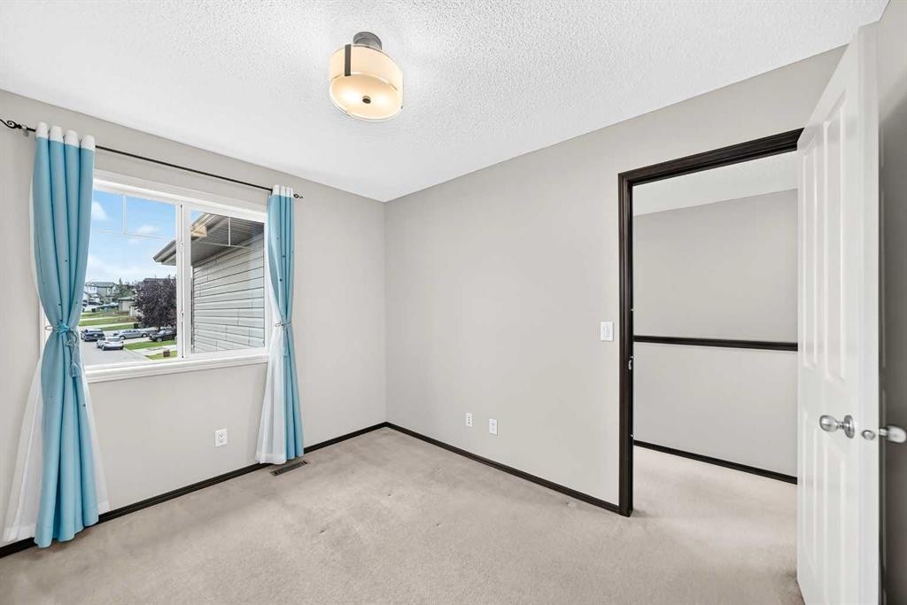 27 Pantego Way Nw, Calgary, AB