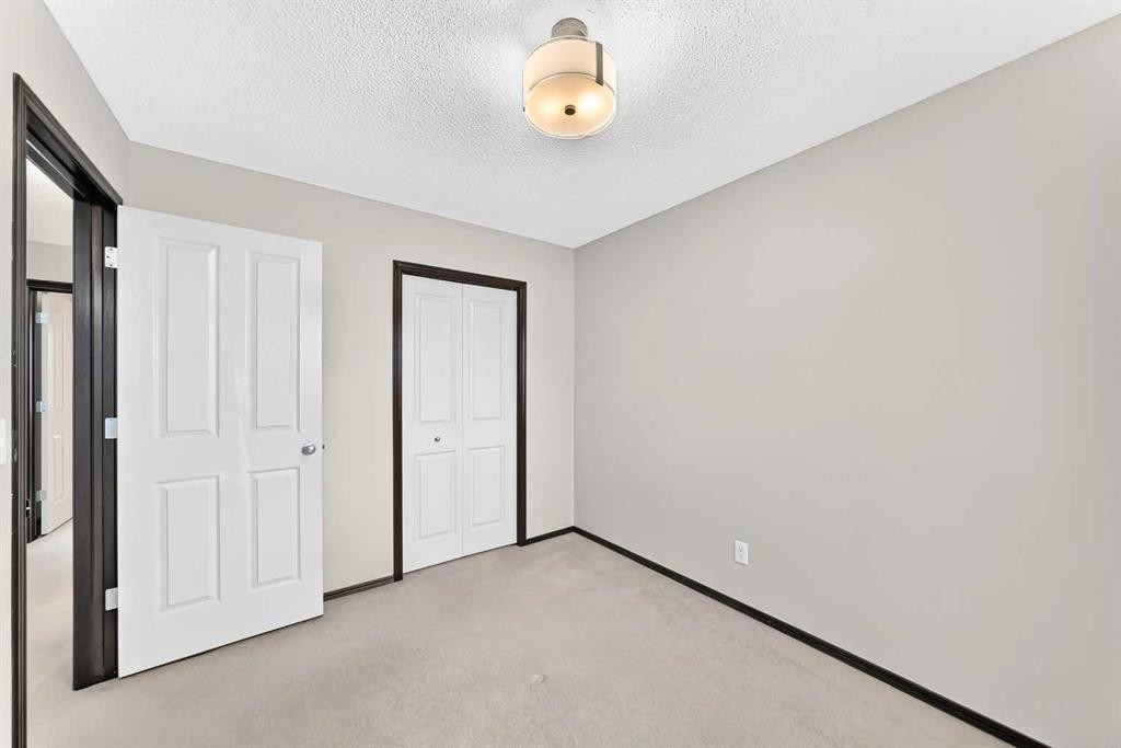 27 Pantego Way Nw, Calgary, AB