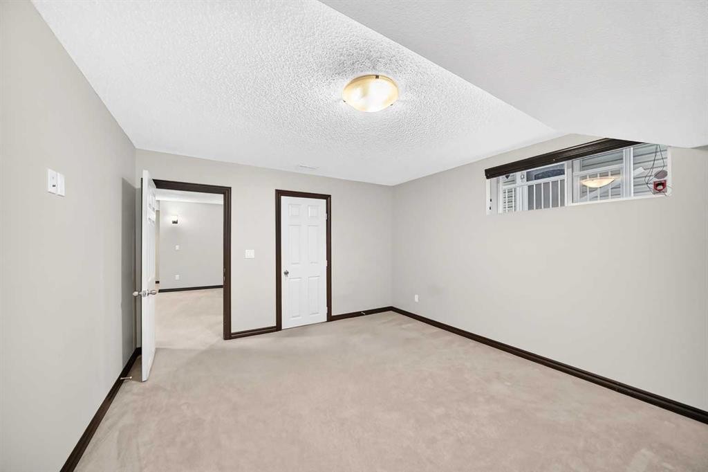 27 Pantego Way Nw, Calgary, AB