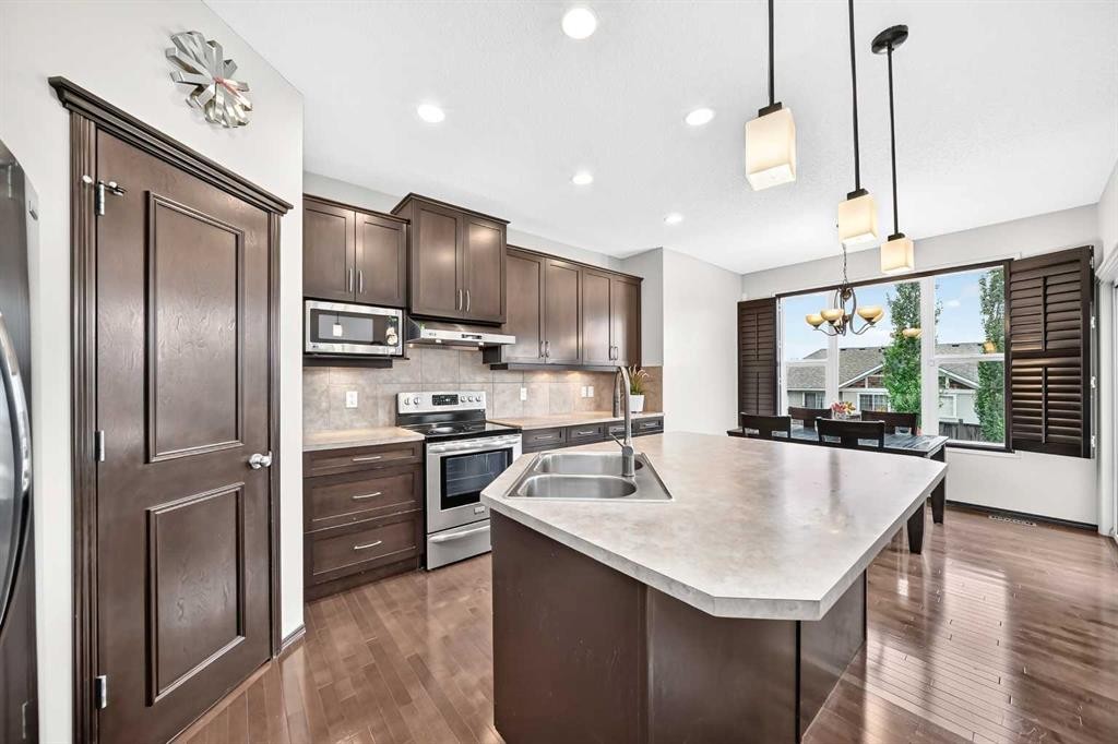 27 Pantego Way Nw, Calgary, AB