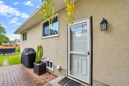 158 Rundleview Close Ne, Calgary, AB 