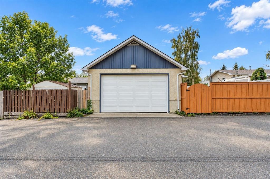 158 Rundleview Close Ne, Calgary, AB