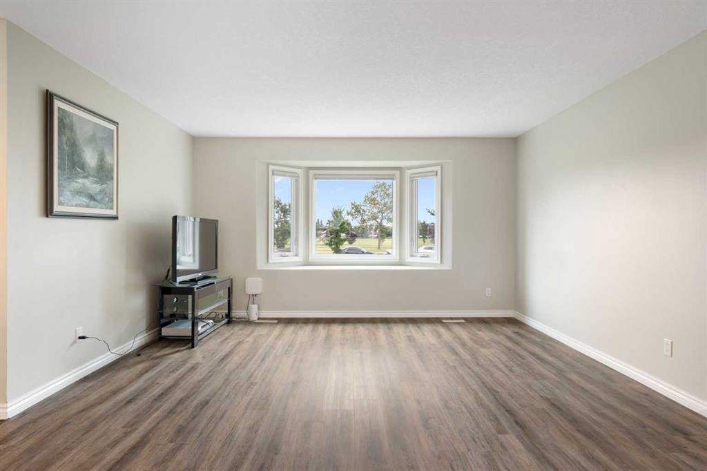 5259 Rundleview Road Ne, Calgary, AB