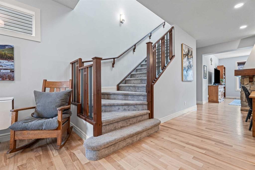 295 Aspen Hills Close Sw, Calgary, AB