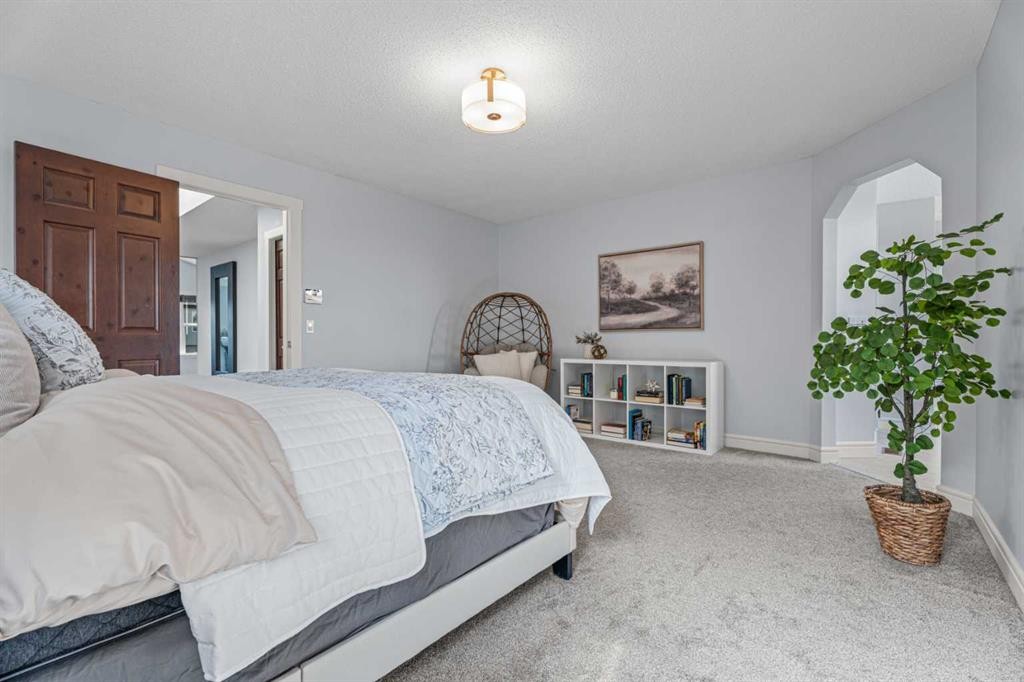 295 Aspen Hills Close Sw, Calgary, AB