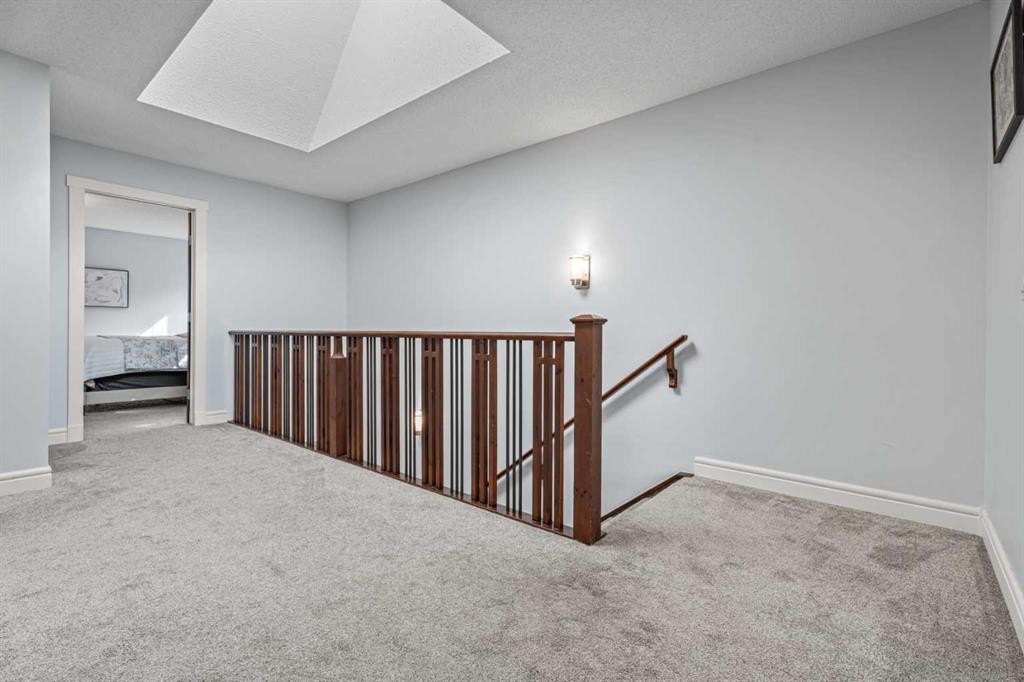 295 Aspen Hills Close Sw, Calgary, AB