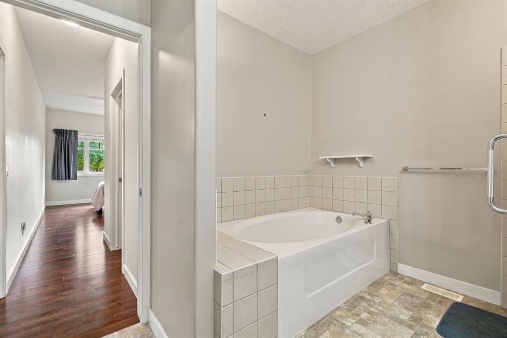 272 Bridle Estates Road Sw, Calgary, AB