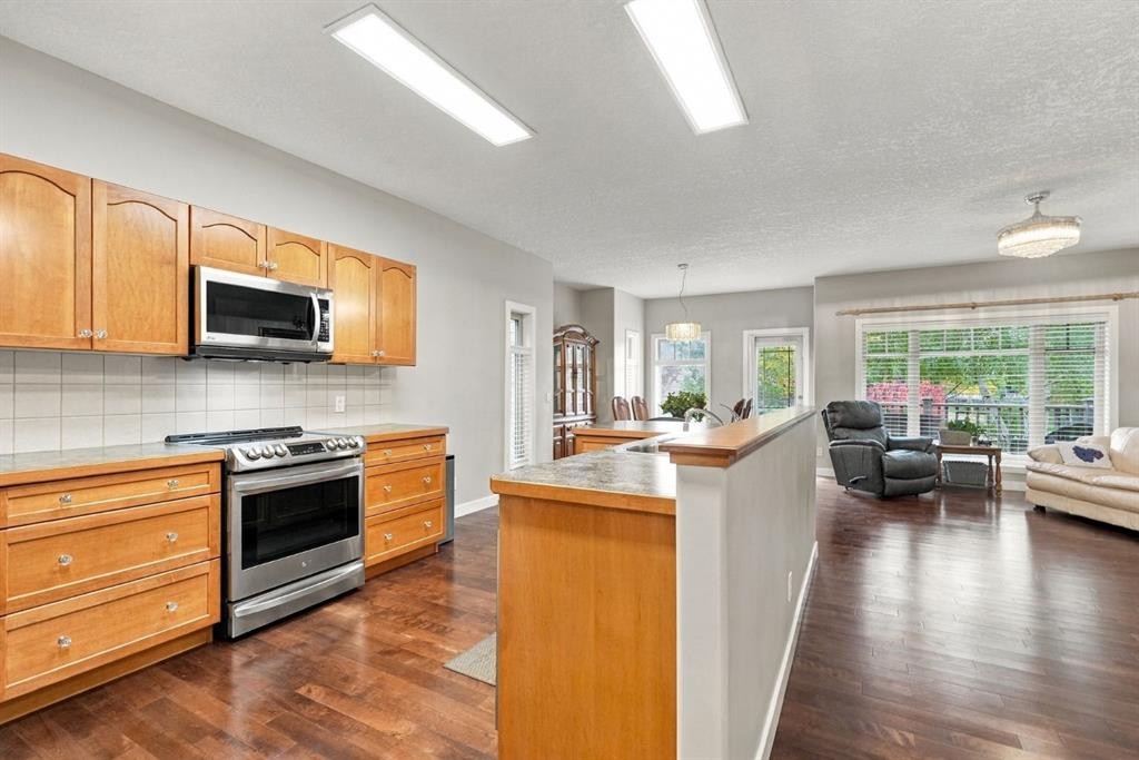 272 Bridle Estates Road Sw, Calgary, AB