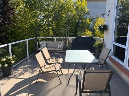 76 Valley Creek Crescent Nw, Calgary, AB 