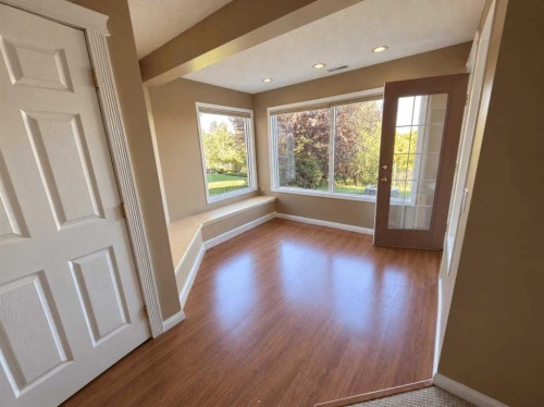 76 Valley Creek Crescent Nw, Calgary, AB 
