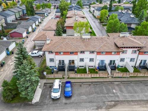 58 Eversyde Common Sw, Calgary, AB 