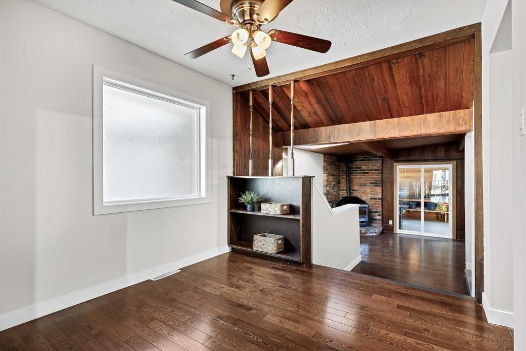 3216 15 Street Nw, Calgary, AB
