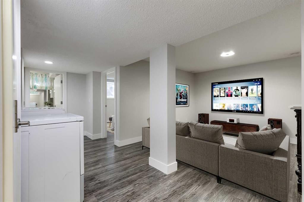 3216 15 Street Nw, Calgary, AB