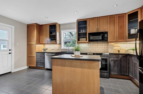 1905 2 Street Nw, Calgary, AB 
