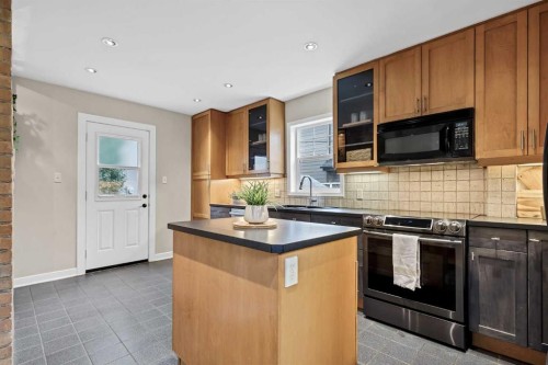 1905 2 Street Nw, Calgary, AB 