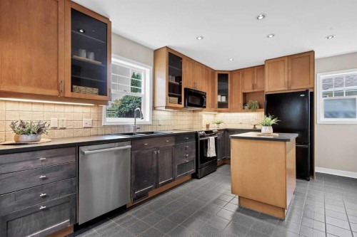 1905 2 Street Nw, Calgary, AB 