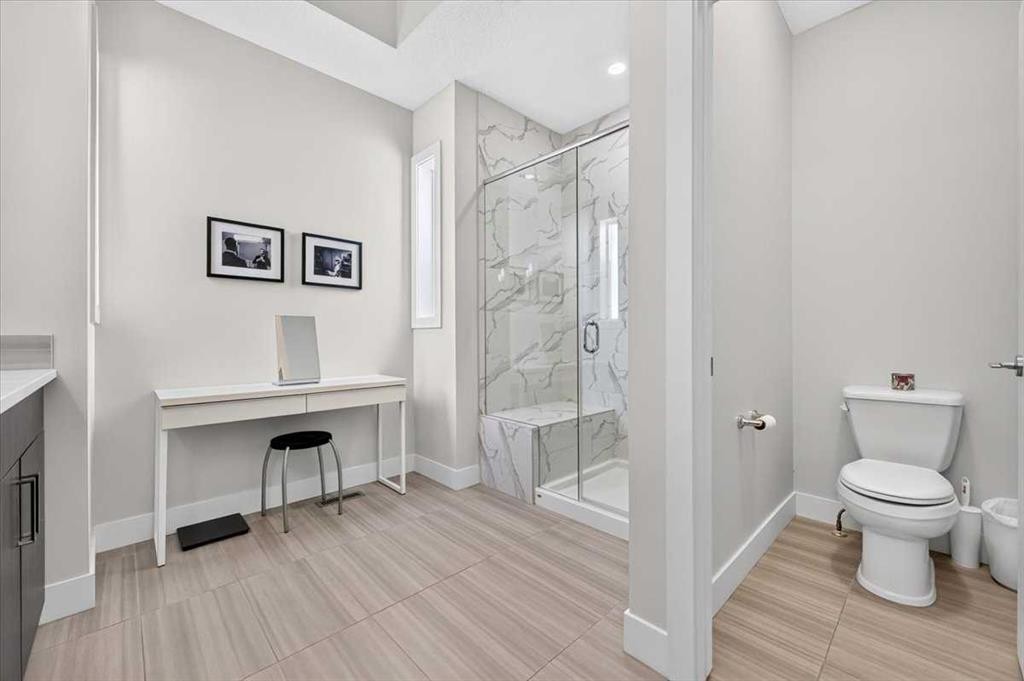 4656 82 Street Nw, Calgary, AB