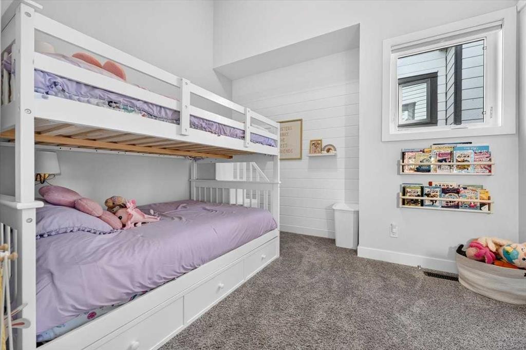 4656 82 Street Nw, Calgary, AB