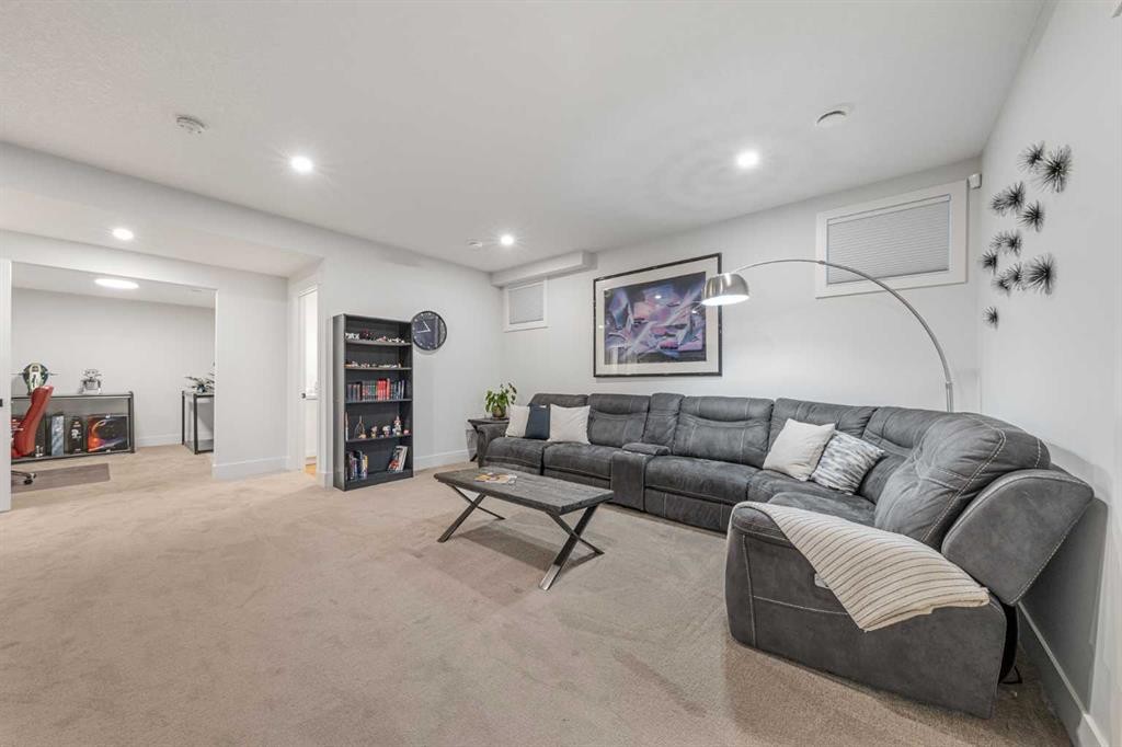 92 Walcrest View Se, Calgary, AB
