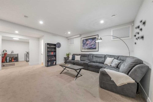 92 Walcrest View Se, Calgary, AB 