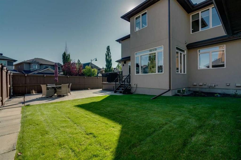 160 Panatella Crescent Nw, Calgary, AB