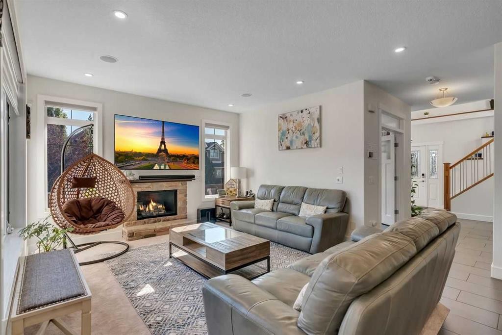 160 Panatella Crescent Nw, Calgary, AB