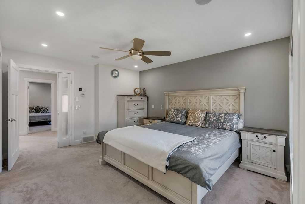 160 Panatella Crescent Nw, Calgary, AB