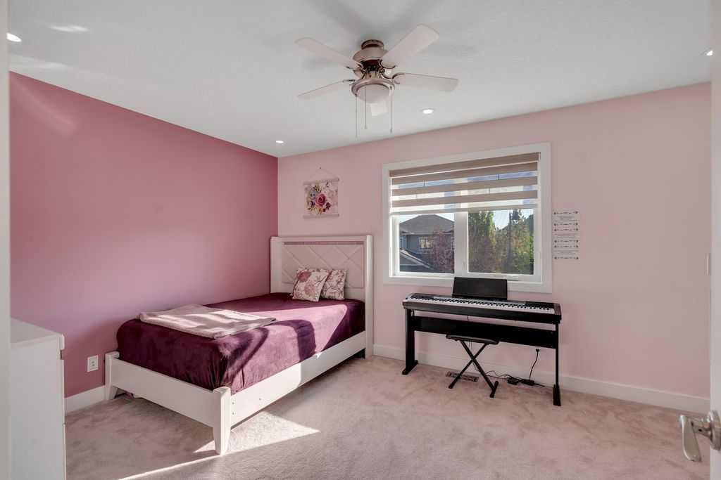 160 Panatella Crescent Nw, Calgary, AB