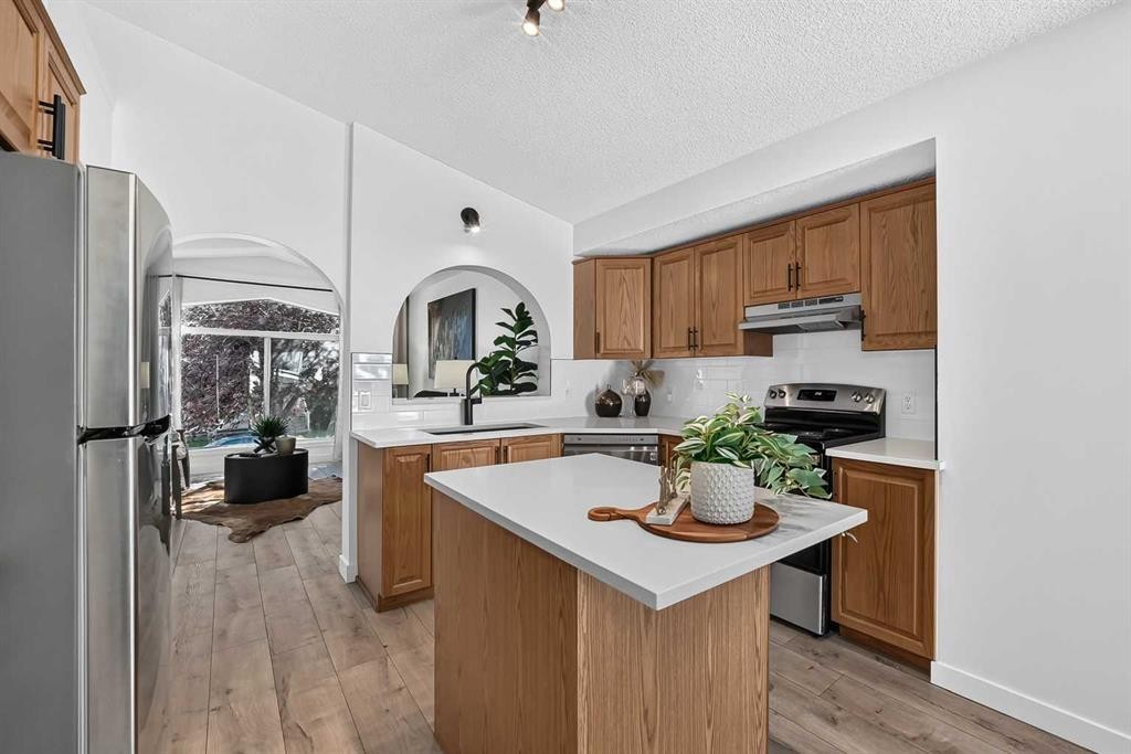 53 Mt Aberdeen Circle Se, Calgary, AB