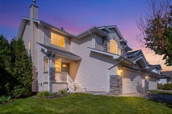 472 Douglas Glen Point SE Calgary, AB T2Z 3G4
