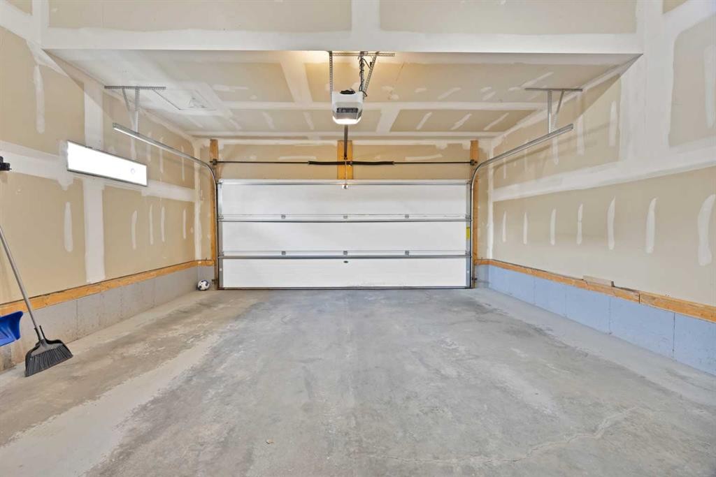 799 New Brighton Drive Se, Calgary, AB