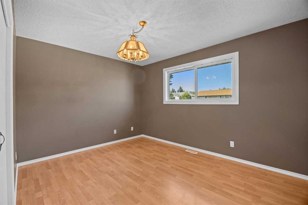 2727 Doverbrook Road Se, Calgary, AB