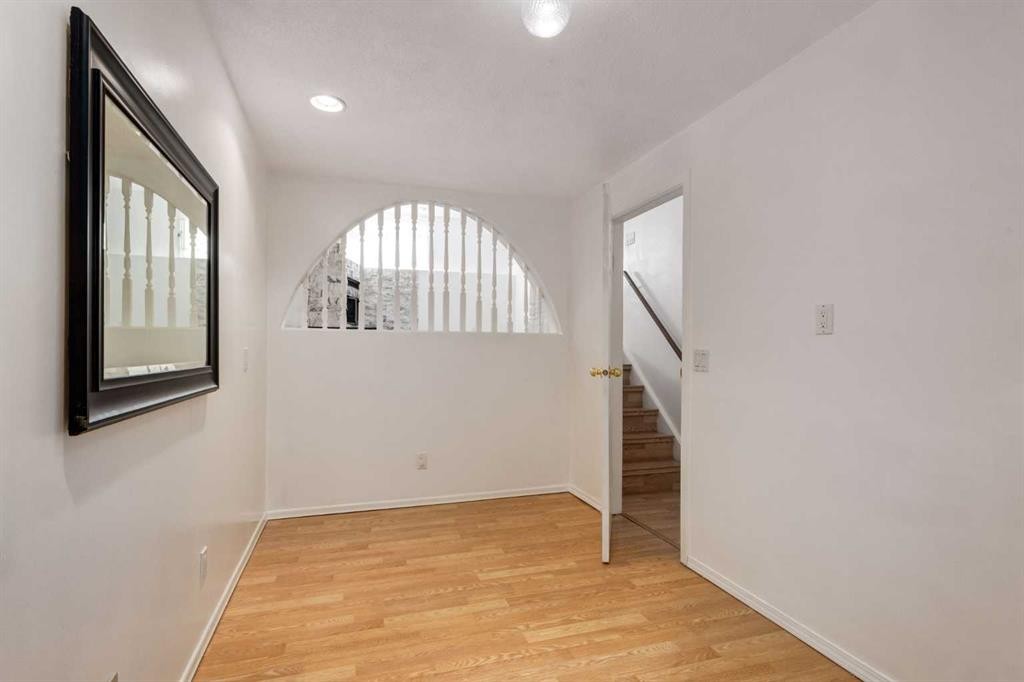 116 Bearberry Crescent Nw, Calgary, AB
