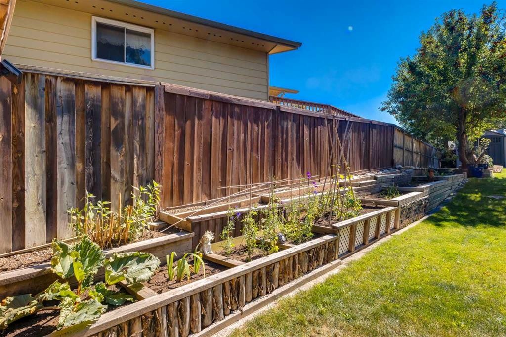 116 Bearberry Crescent Nw, Calgary, AB