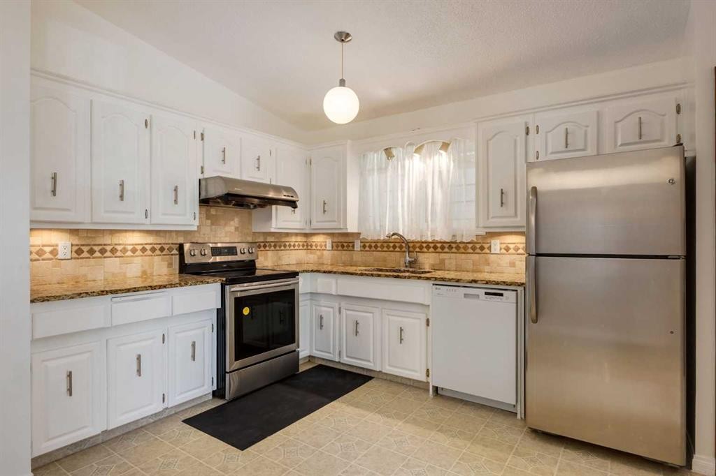 116 Bearberry Crescent Nw, Calgary, AB