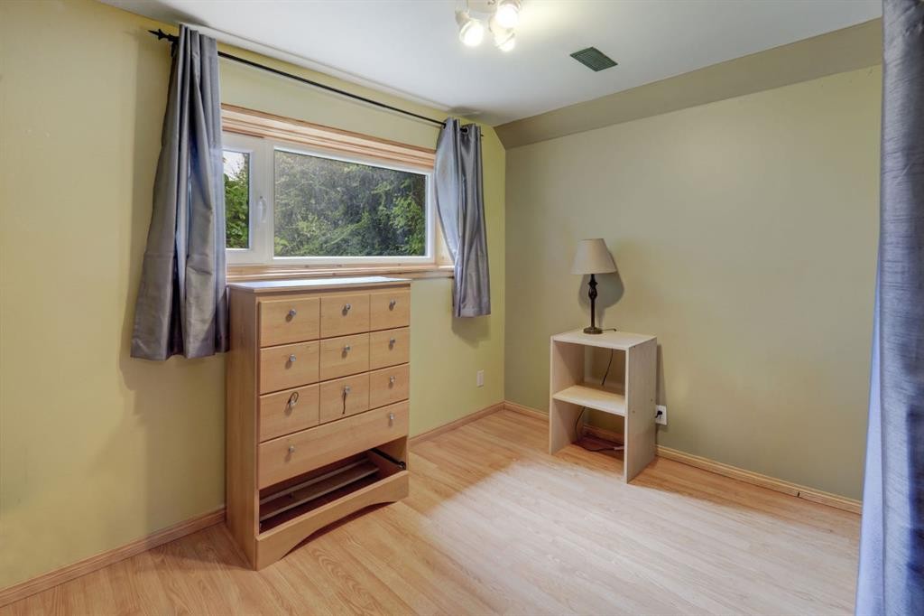 128 Pineland Place Ne, Calgary, AB