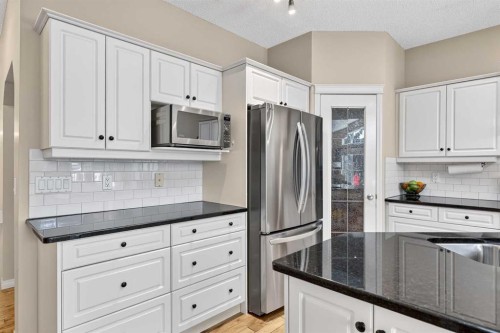 19 West Jensen Place Sw, Calgary, AB 