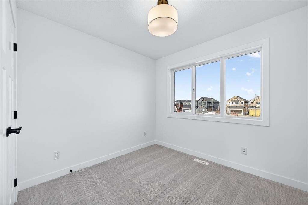 62 Rangeview Path Se, Calgary, AB