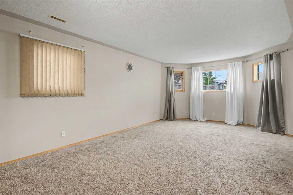 7212 California Boulevard Ne, Calgary, AB