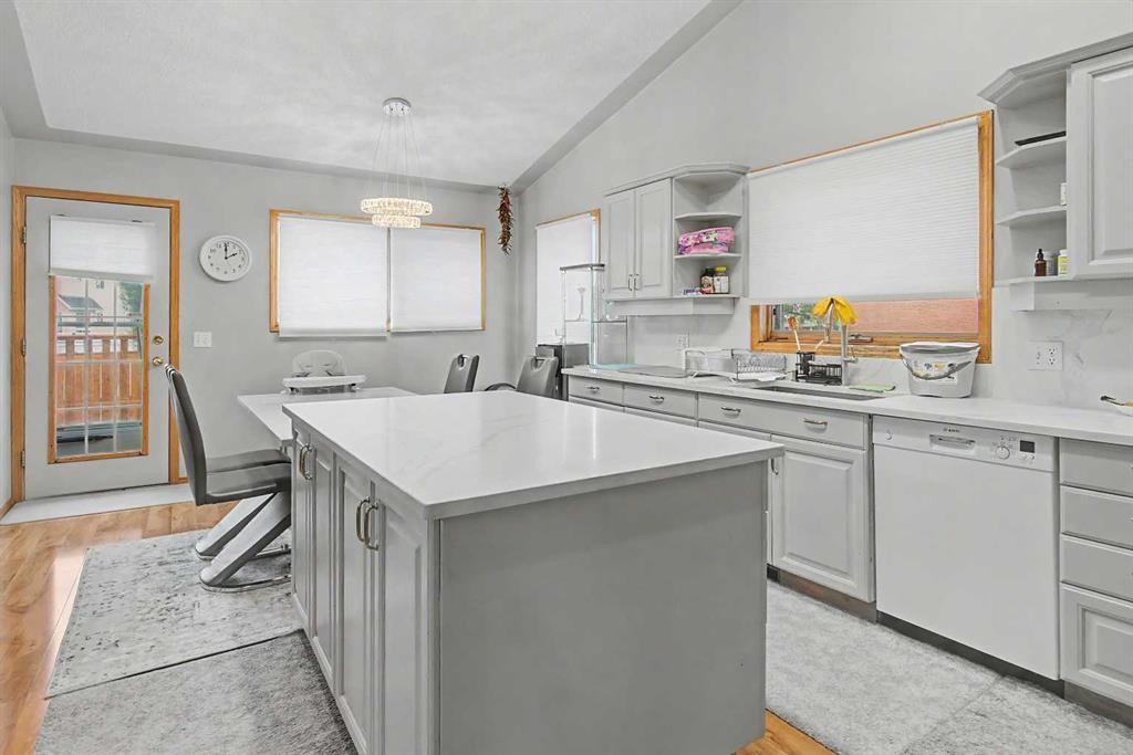 7212 California Boulevard Ne, Calgary, AB