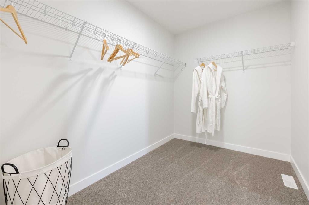 9 Quartz Gate, Balzac, AB