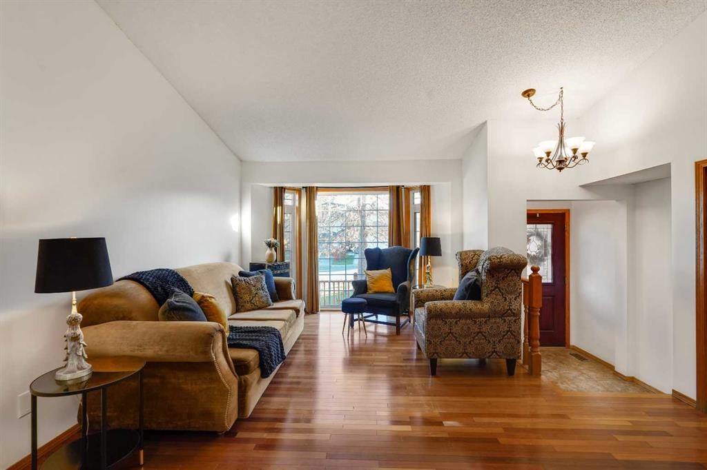 27 Sun Harbour Road Se, Calgary, AB