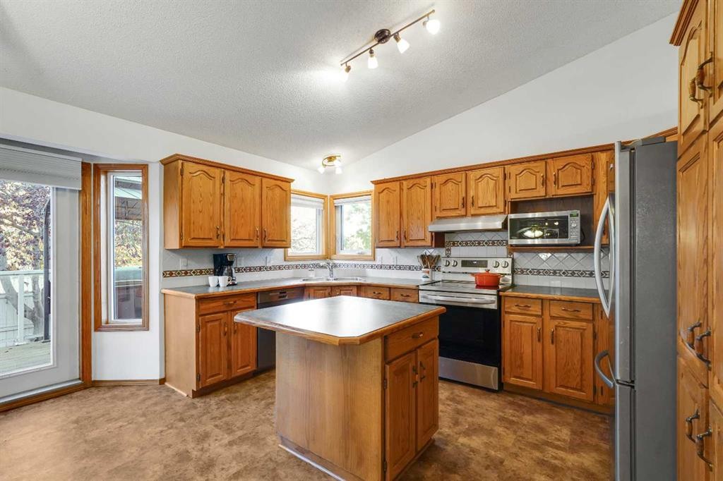 27 Sun Harbour Road Se, Calgary, AB