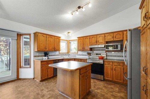 27 Sun Harbour Road Se, Calgary, AB 