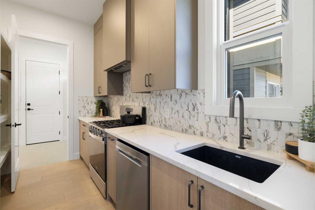 1224 Waterford Drive, Chestermere, AB