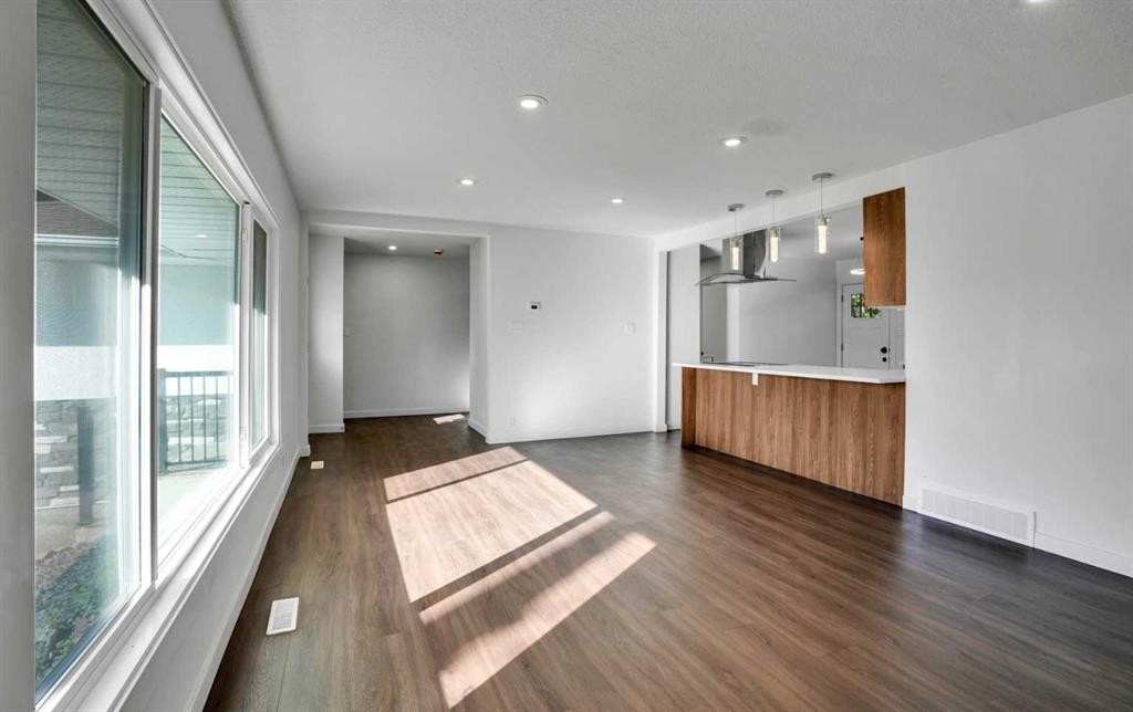 7520 7 Street Sw, Calgary, AB
